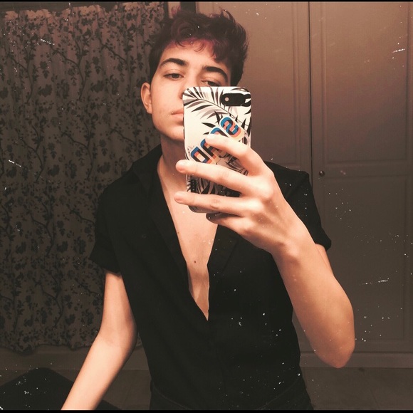 Meet your Posher, Sam - Picture 2 of 5